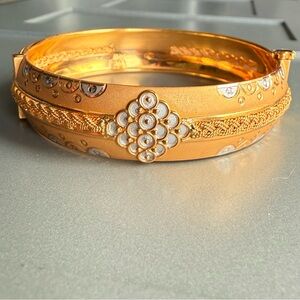 Solid 21K Yellow & White Gold Ornate Diamond Cut Bangle Bracelet W/ Appr…